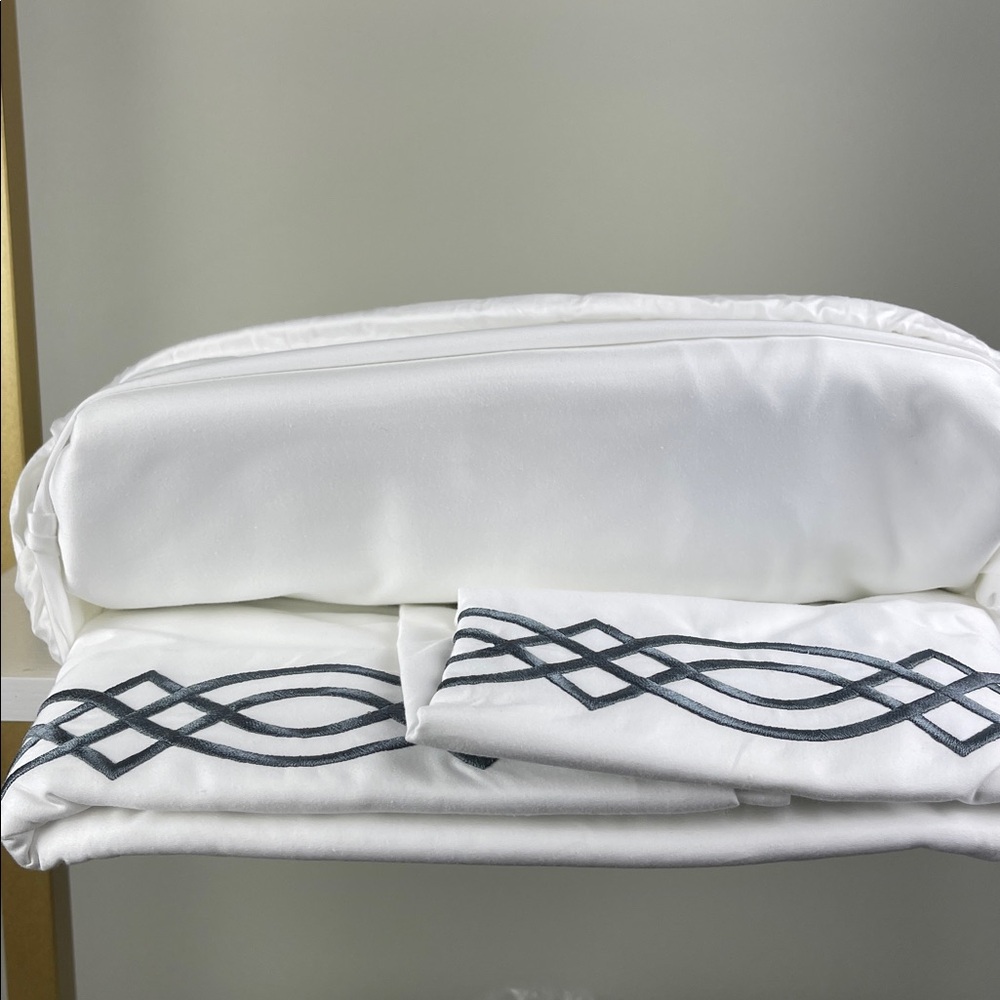 Frontgate Resort Diamond Trellis Duvet Cover King White with Charcoal Embroidery